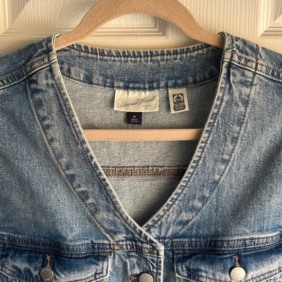 Denim Button-Up Vest - Picture 2 of 6